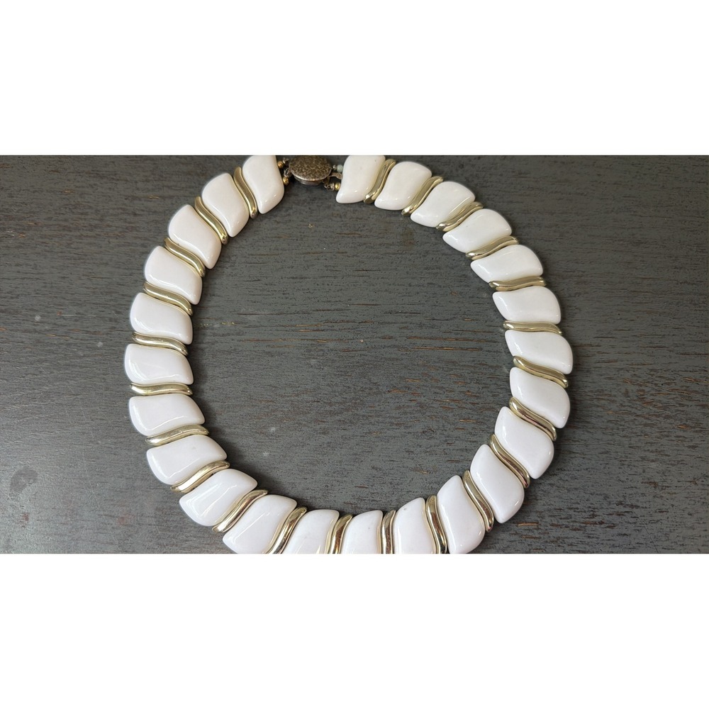 Vintage White and Gold Tone Wave Link Choker Necklace Filigree Clasp 16 Inch